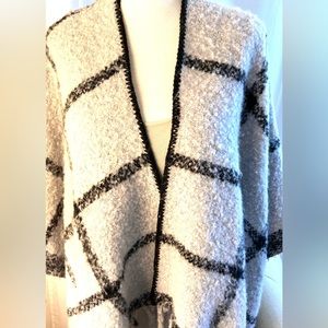 Super soft, warm cozy, perfect colored cape